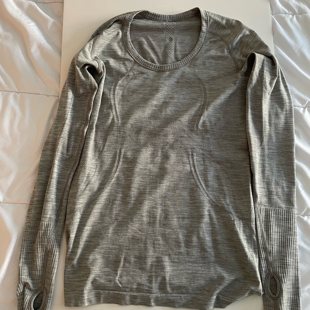 Lululemon Athletica Gray Long Sleeve Top